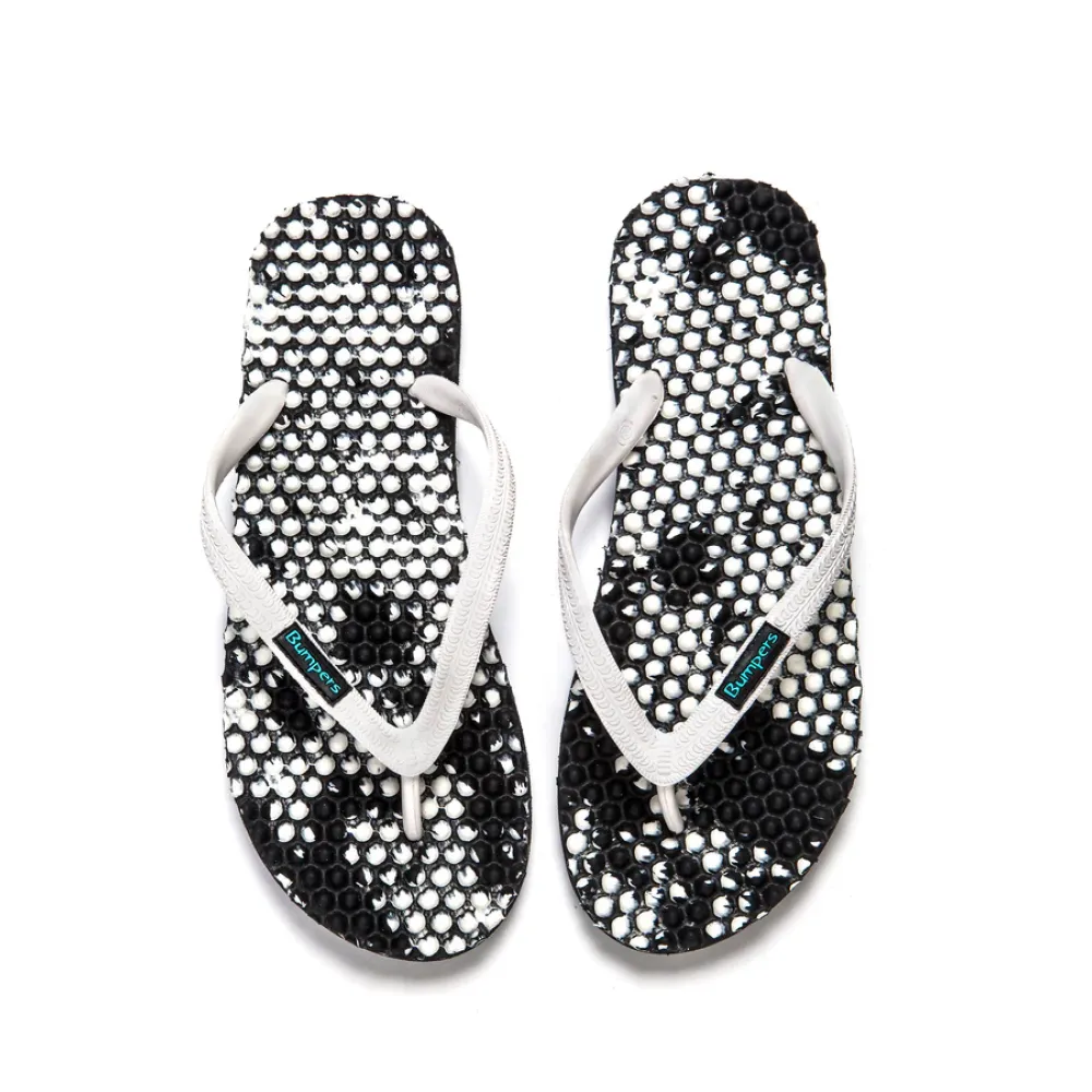 כפכפי מסאז' באמפרס /  שחור בוטיק לבן